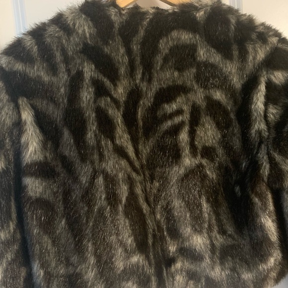 BEBE Faux Fur Leopard Print Short Cocktail Jacket - Picture 10 of 10